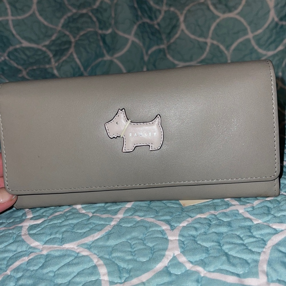 Bradley London Heritage light pastel green wallet